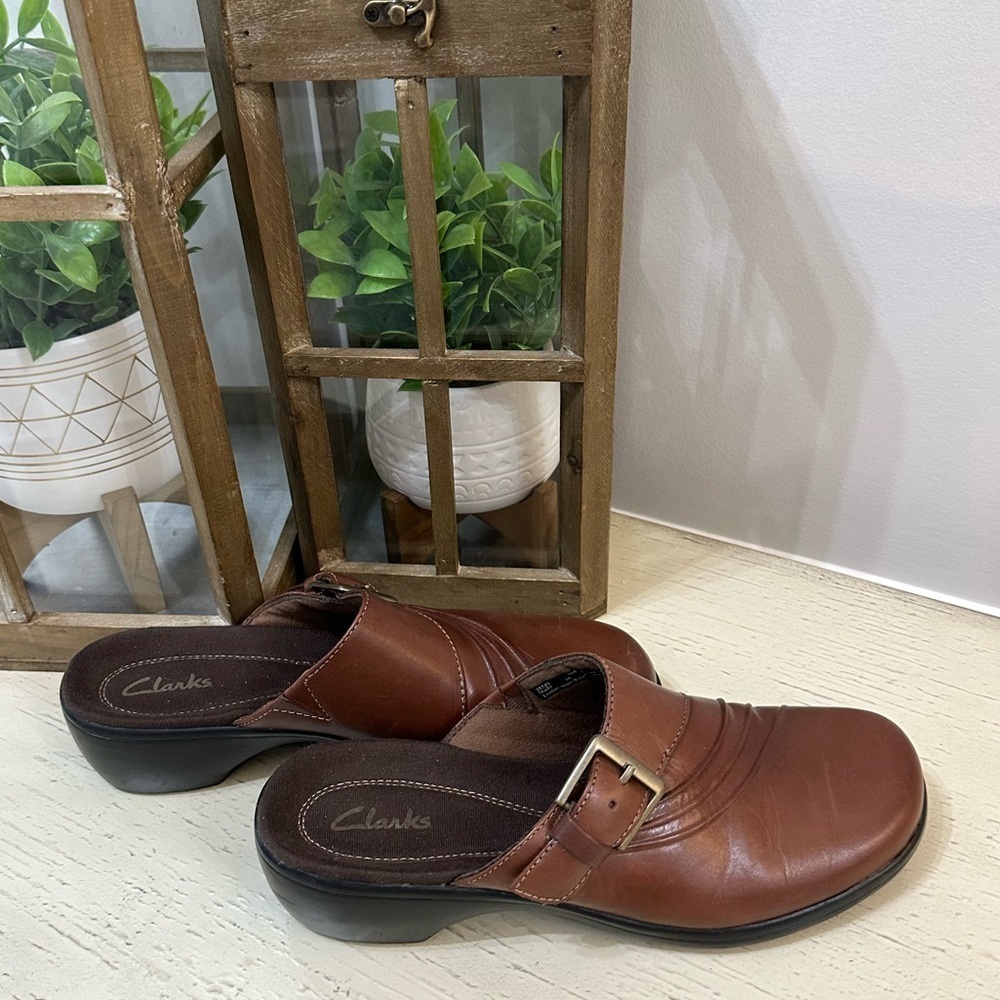 CLARKS Leather Slip on Women’s Brown Shoe size 8M - Picture 7 of 11